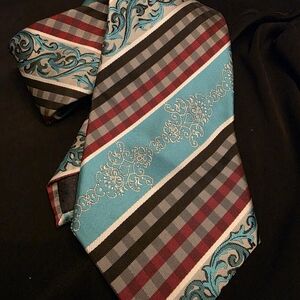Viviz Forancci Hankerchief Neck Tie.